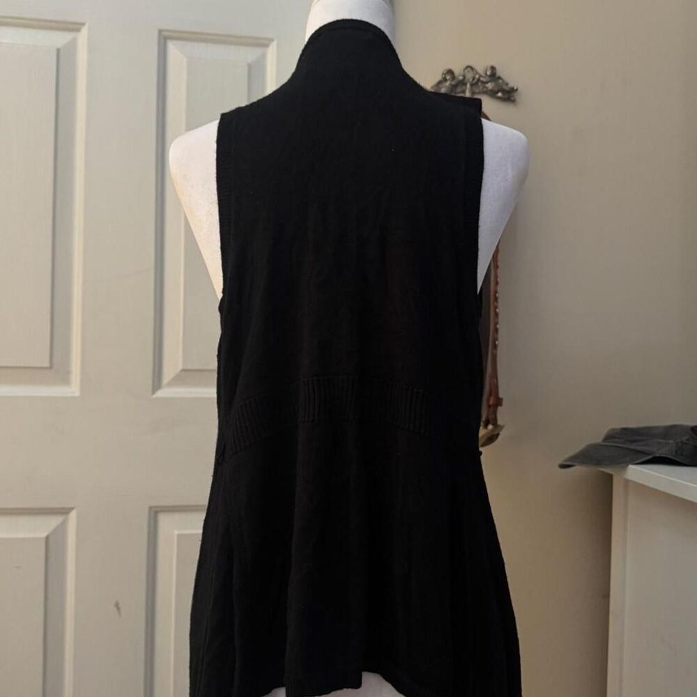 Cache Sleevless Cardigan 🖤 - Picture 3 of 5